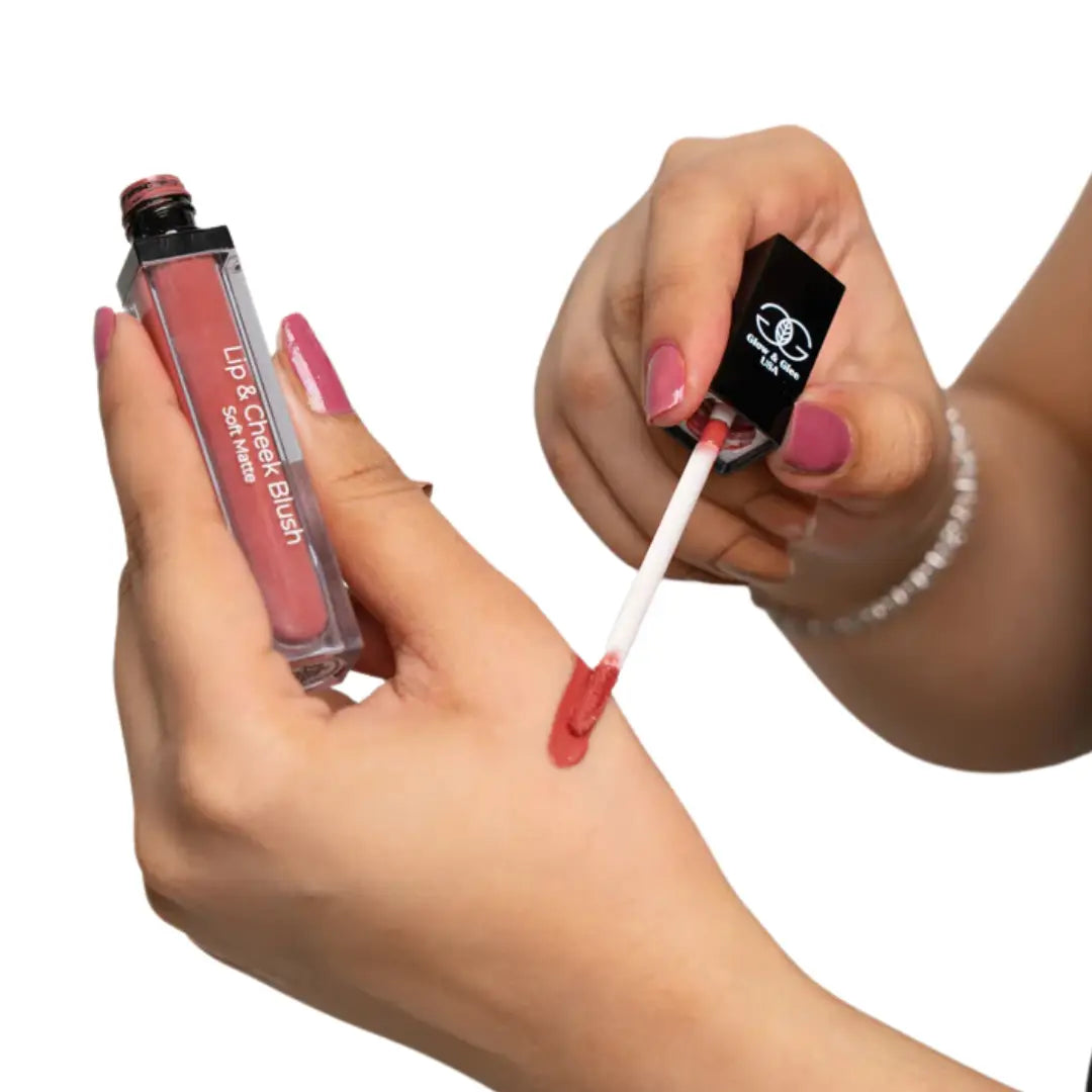 Glow & Glee 306 Magic Kiss Lip Gloss – High-Shine Hydration